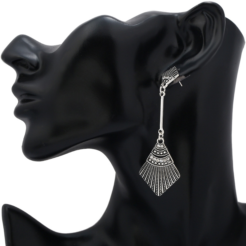 Boucles d'oreilles vintage longues – Image 3