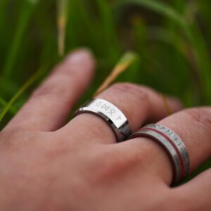 Bague en bois viking vintage – Image 3