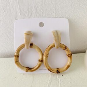 Boucles d’oreille en bois style africain – Image 3