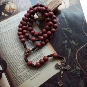 Collier en bois Prière Chrétienne – Image 2