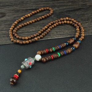 Collier en bois ethnique