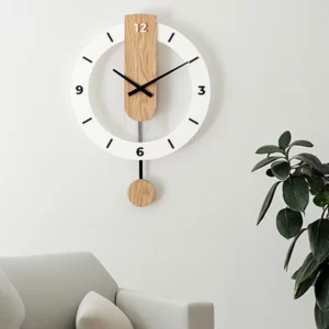 Horloge en bois moderne