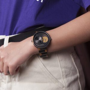 Montre en bois élégante jaune – Image 3