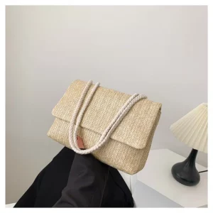 Sac en rotin élégant beige