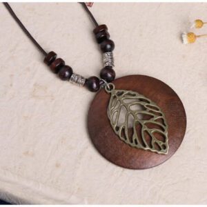 Collier en bois feuille – Image 4